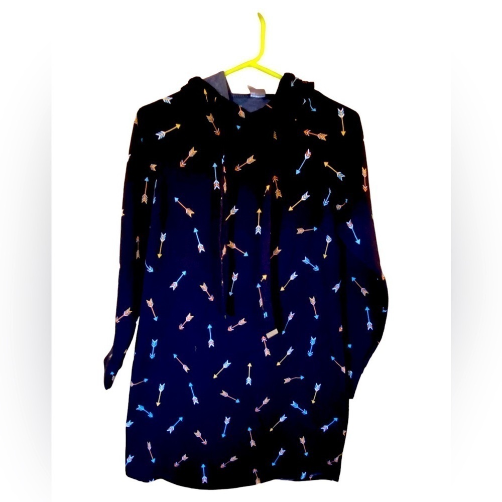 Black With Arrow Print Hooded Sweatshirt Dress